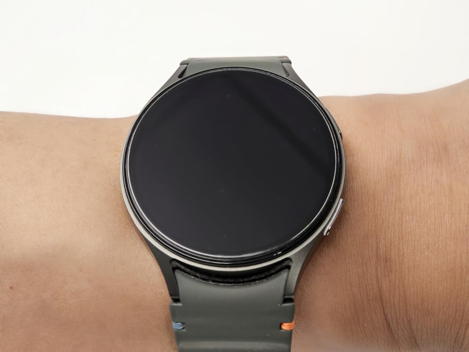 Samsung Galaxy Watch 7 44mm Bluetooth AI Smartwatch w/Energy Score, Wellness Tips, Heart Rate Tracking, Sleep Monitor, Fitness Tracker, 2024, Silver [US Version, 1Yr Manufacturer Warranty] customer photo 1