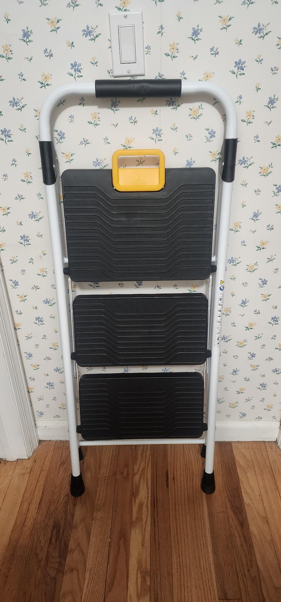 KINGRACK 4 Step Ladder, Folding Step Ladders for Home, 800lb Capacity,White customer photo 1
