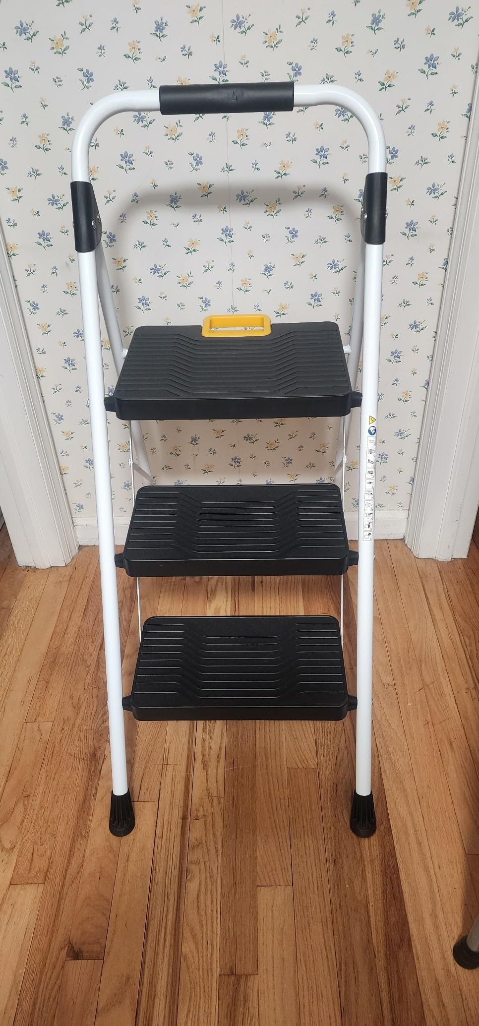 KINGRACK 4 Step Ladder, Folding Step Ladders for Home, 800lb Capacity,White customer photo 2
