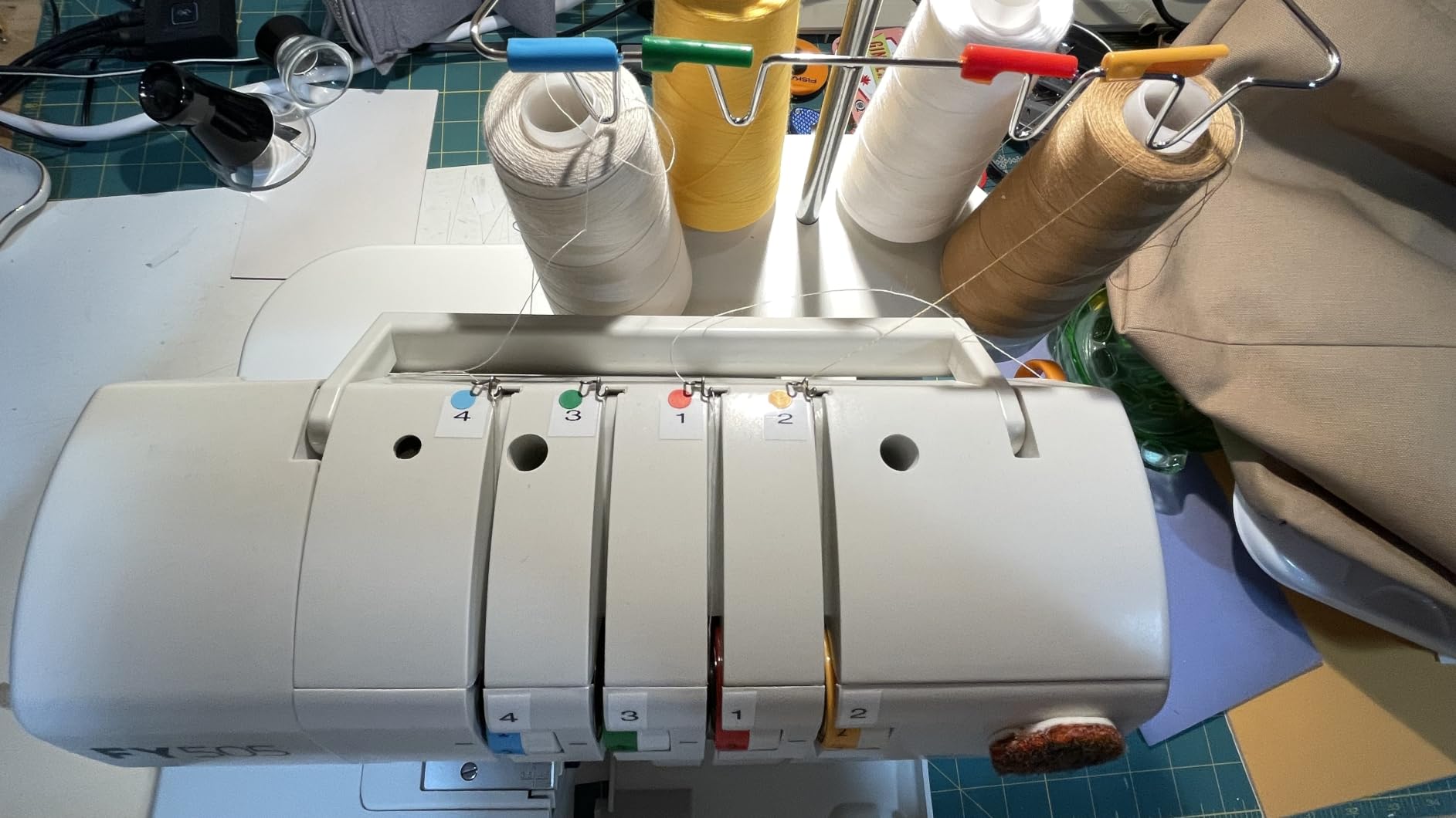 FEIYUE FY505 Serger Overlock Machine, 2/3/4 Thread Capability customer photo 2