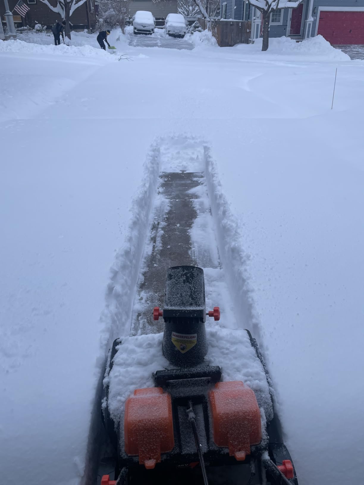 VOLTASK 48V Cordless Snow Blower, 48-Volt | 20-Inch Brushless Electric Snow Blower Cordless, Battery Snow Blower with Directional Plate & LED Lights (2 * 24V Battery & Dual Quick Charger Included) customer photo 1