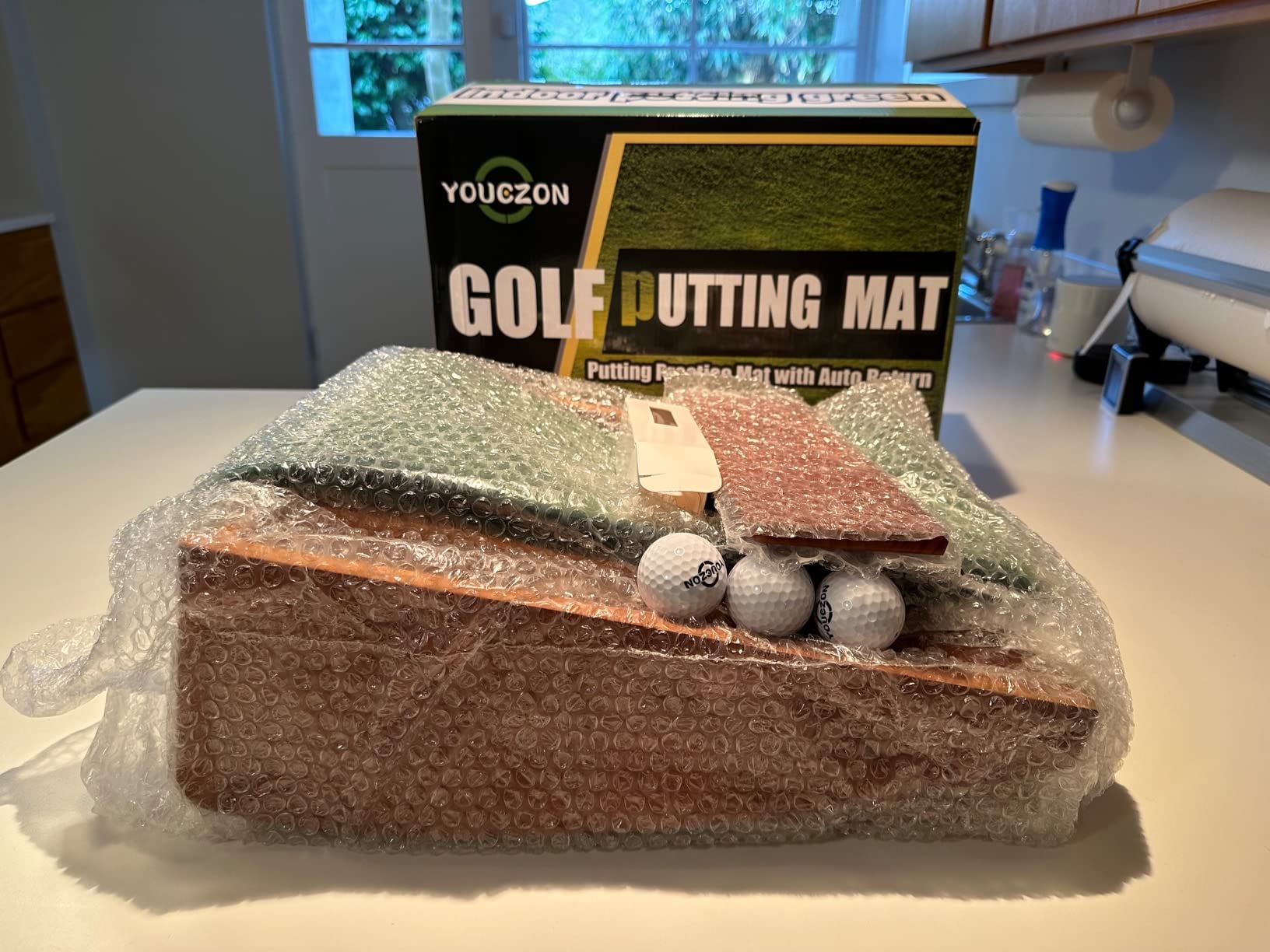 YOUCZON Putting Green Indoor,Golf Putting Mat with Auto Ball Return,Premium Crystal Velvet Surface, Practice Putting mat, Perfect Training Aid & Gift for Golf Lovers Christmas customer photo 2