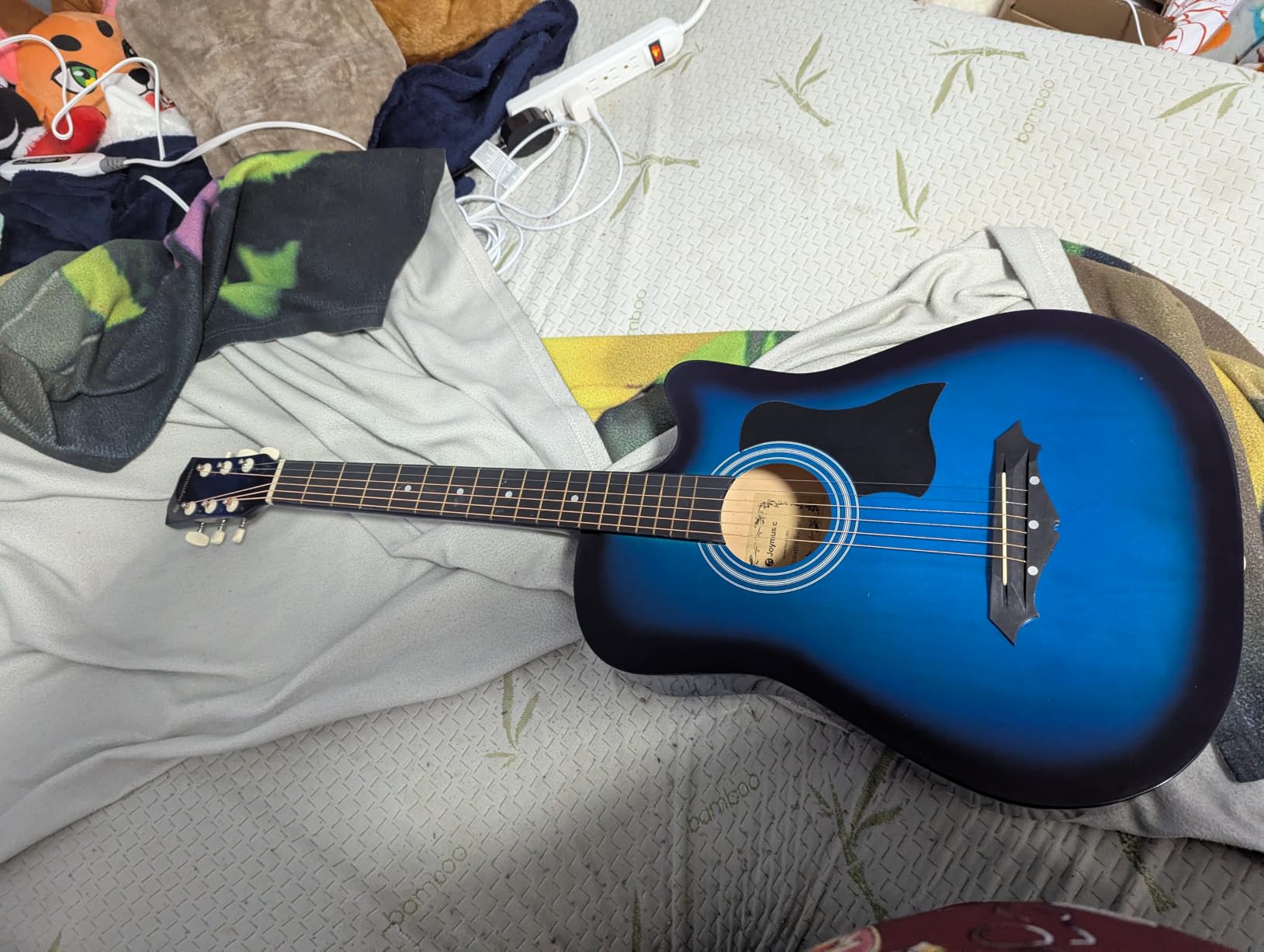 Joymusic 38 inch brown beginner acoustic guitar kit,bundle with a strap with picks holder,digital tuner, set strings, capo,cleaning cloth,6 picks,gig bag.(JG-38C,BR) customer photo 2