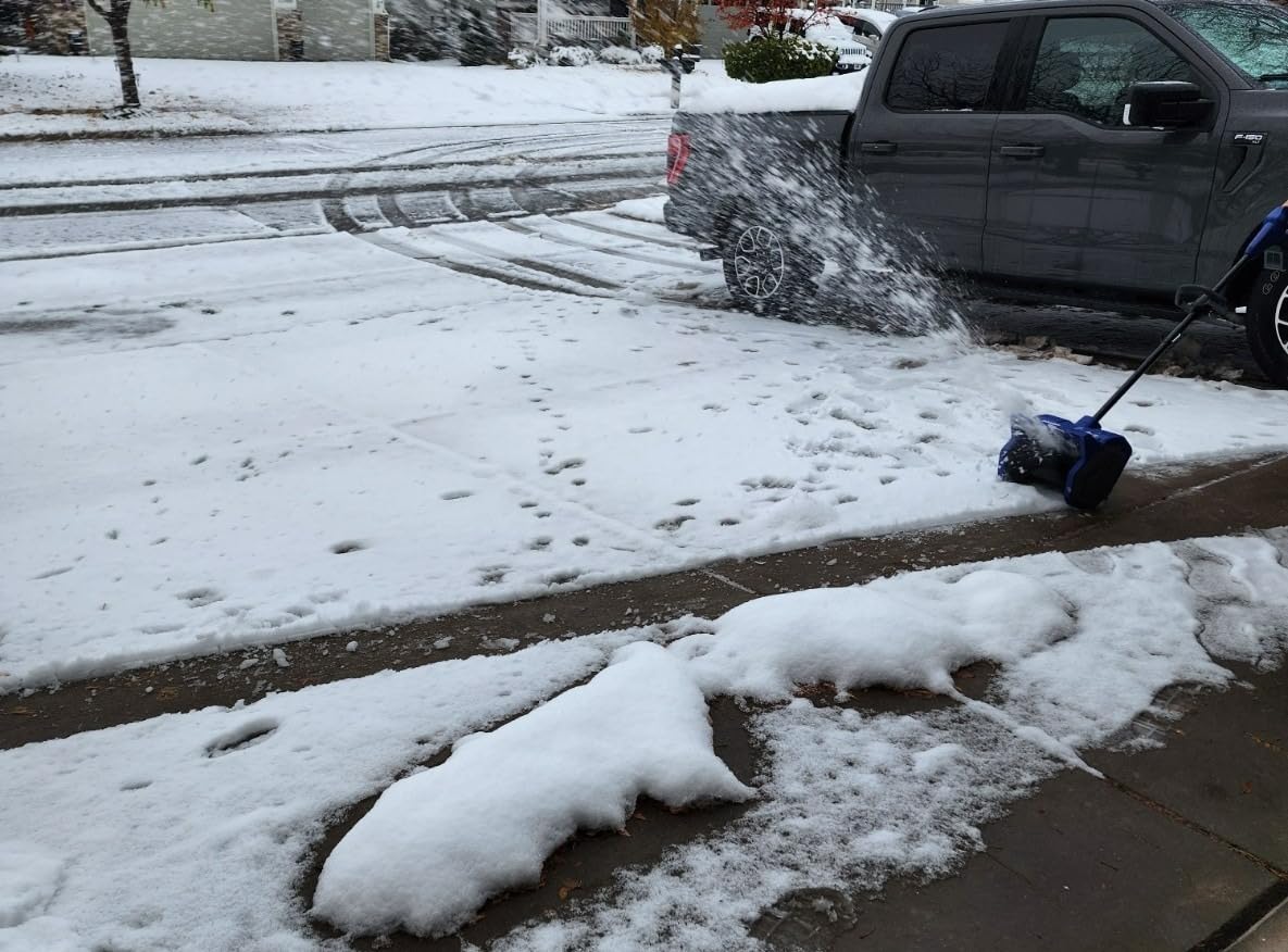 Wild Badger Power 40V Cordless Electric Snow Shovel, 12-Inch Brushless customer photo 1