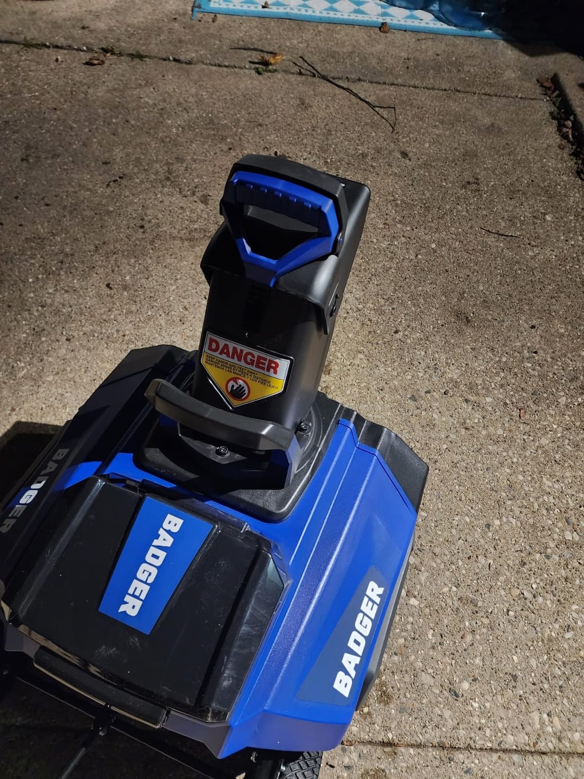 Wild Badger Power 40V Cordless Electric Snow Shovel, 12-Inch Brushless customer photo 2