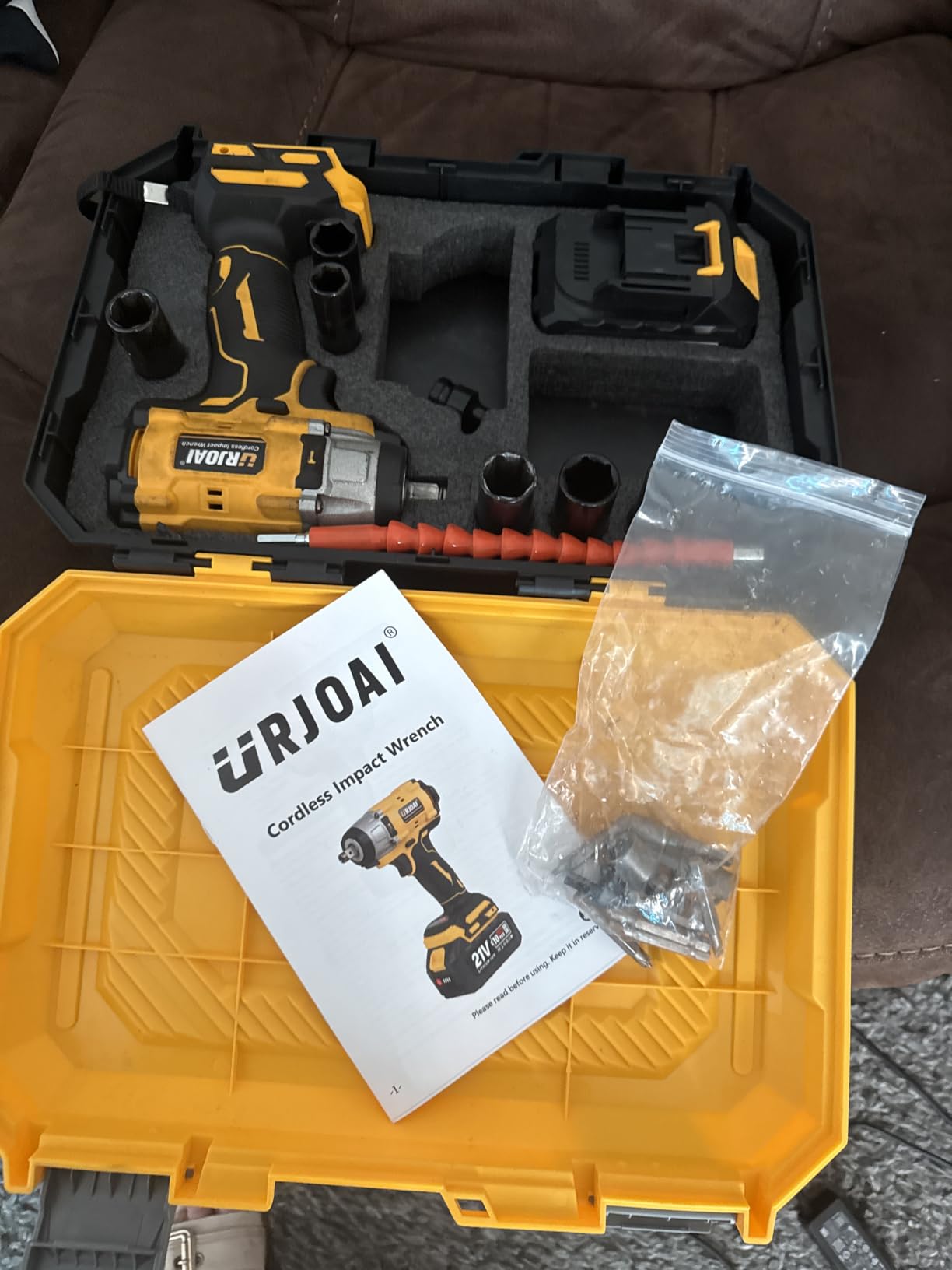Urjoai Cordless Impact Wrench - 590Ft-lbs (800N.m) Brushless 1/2 inch, 3300RPM High Torque Impact Gun, 2x 4.0Ah Battery, Charger & 7 Sockets, Electric Impact Wrench for Car Home customer photo 2