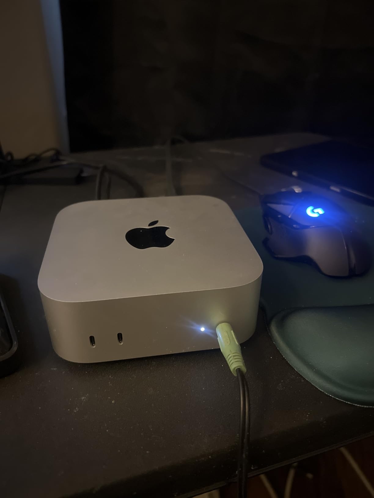 Apple 2024 Mac mini Desktop Computer with M4 chip with 10‑core CPU and 10‑core GPU: Built for Apple Intelligence, 16GB Unified Memory, 512GB SSD Storage, Gigabit Ethernet. Works with iPhone/iPad customer photo 2