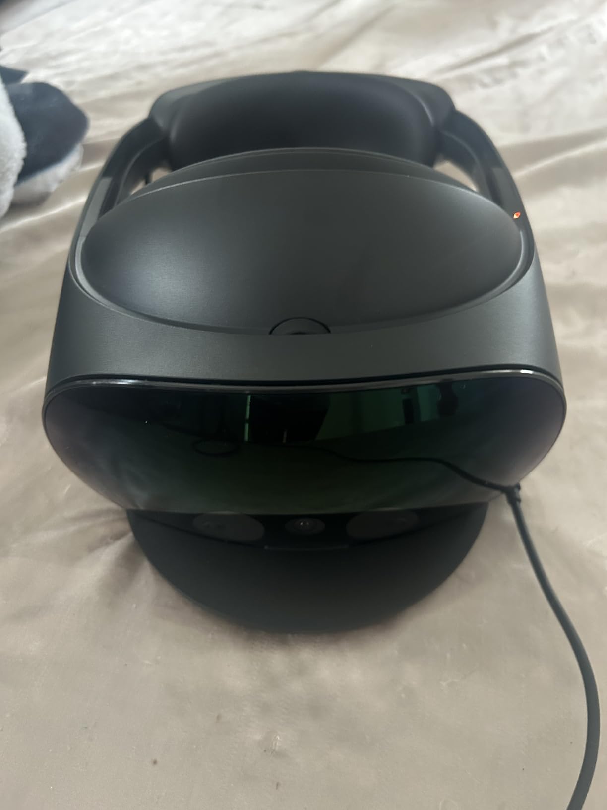 Meta Quest Pro Headset with Virtual Reality Field Trips 1-Month Subscription customer photo 1