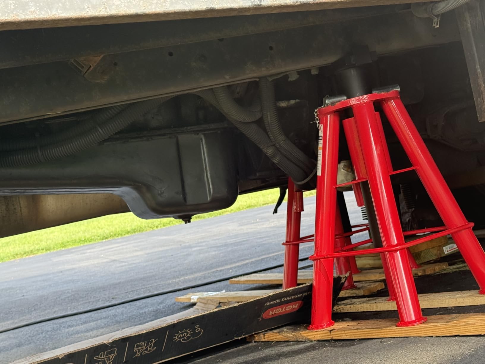 Maxority 10 Ton (20,000 lbs) Capacity Heavy-Duty Medium Profile Pin Type Adjustable Jack Stand for Trucks & Equipment, 1 Pair customer photo 1