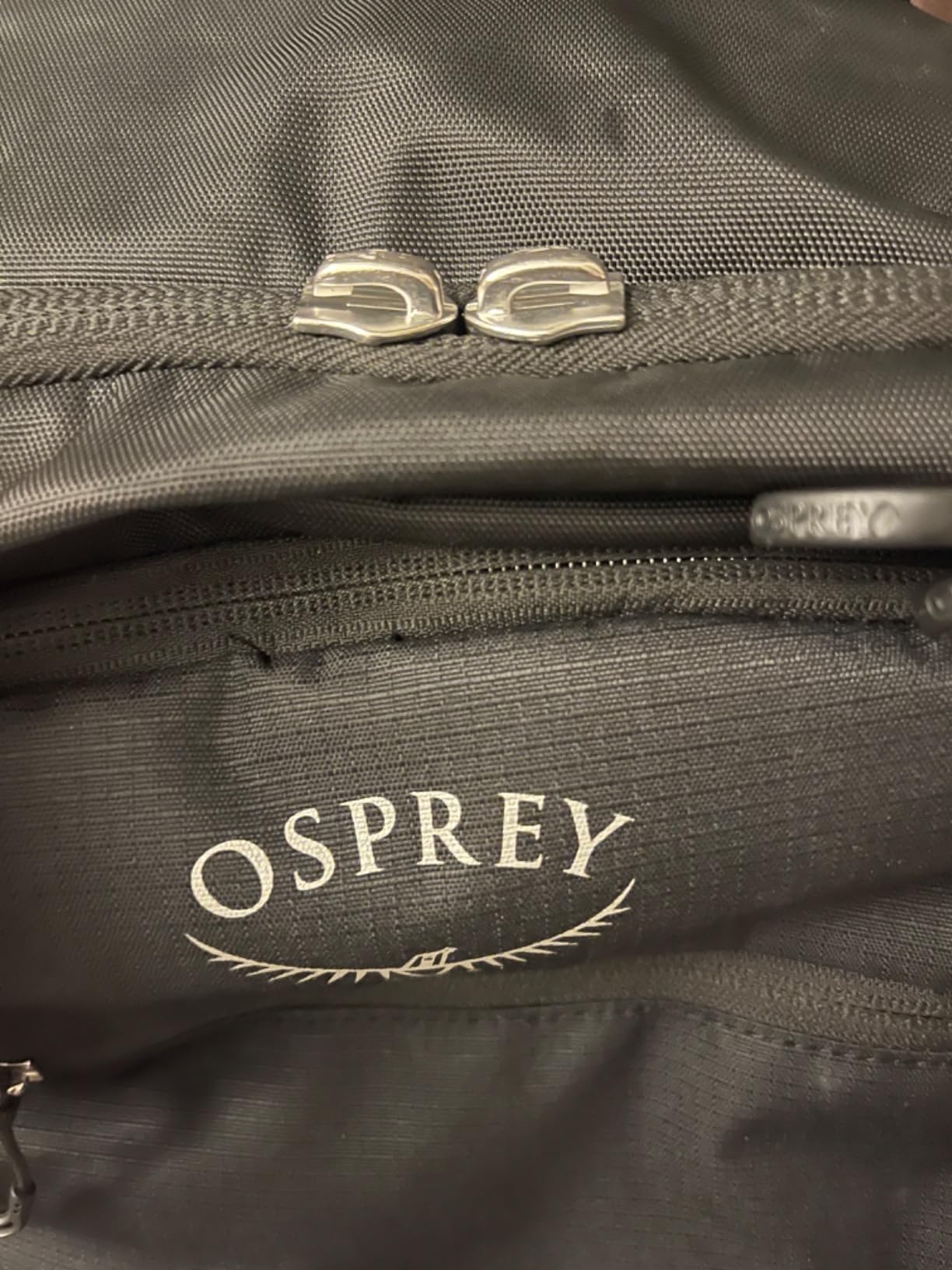 Osprey Axis Laptop Backpack – Sleek Everyday Pack with Laptop Sleeve, Water Bottle Pockets & Compression Straps customer photo 1