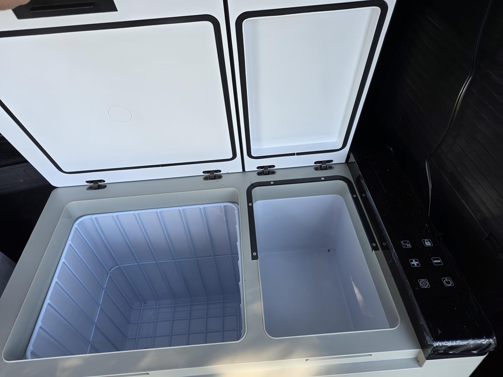 Feelfunn 12 Volt Refrigerator 55QT Dual-Zone Car Fridge Freezer with Wheels customer photo 1
