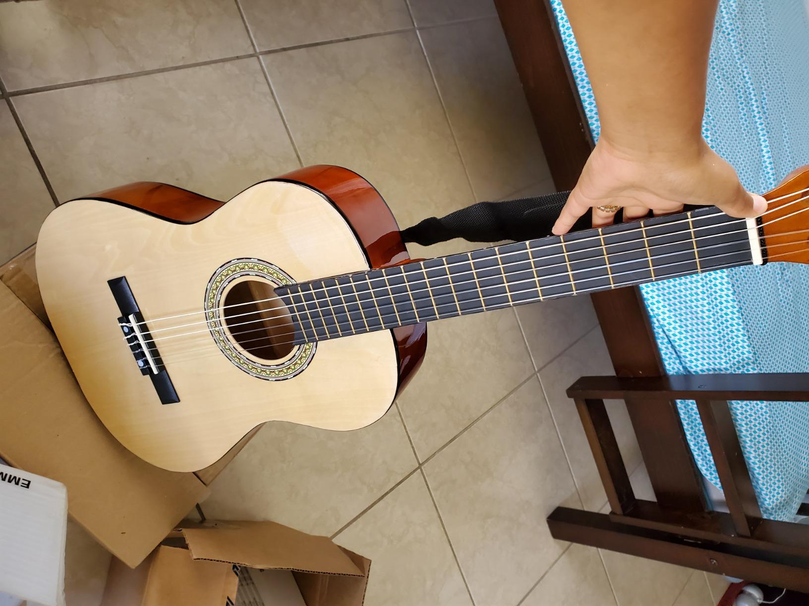 Pyle 36-Inch Beginner Classical Acoustic Guitar Kit, 3/4 Size Junior Nylon String Guitar for Kids and Adults, Includes Gig Bag, Strap, Spare Strings, Picks, Cleaning Cloth, 18 Frets, Natural, Gloss customer photo 2