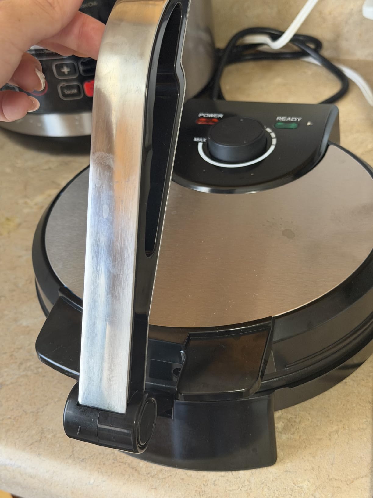 10inch Roti Maker Machine, Non-stick Electric Tortilla Maker with Adjustable Temperature Control and Removable Handle, Press to make Roti, Crepe, Chapati AC 110V 50/60Hz 1200W customer photo 1