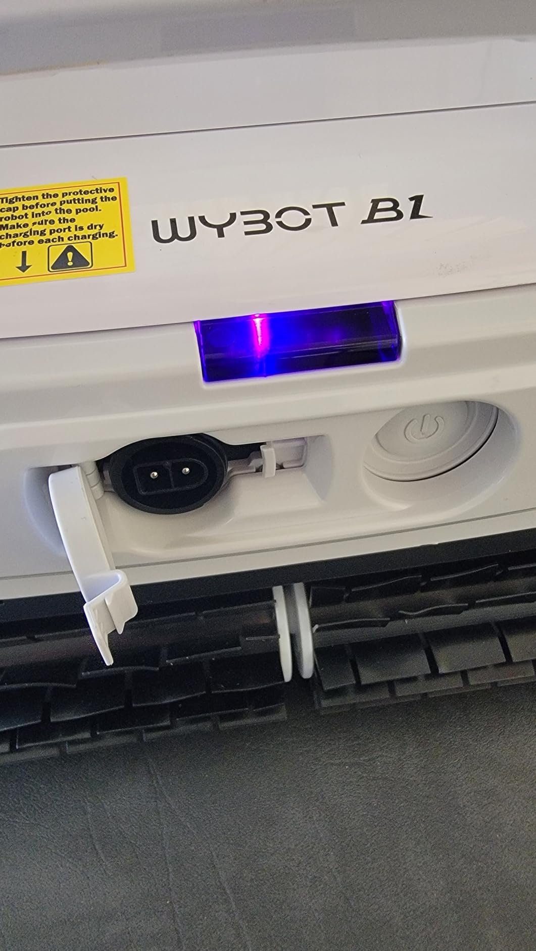 WYBOT B1 Cordless Robotic Pool Vacuum, Six-Roller Brush customer photo 2